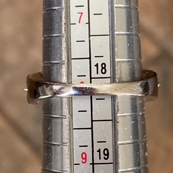 Peridot and Black Spinel Ring - Picture 9 of 10